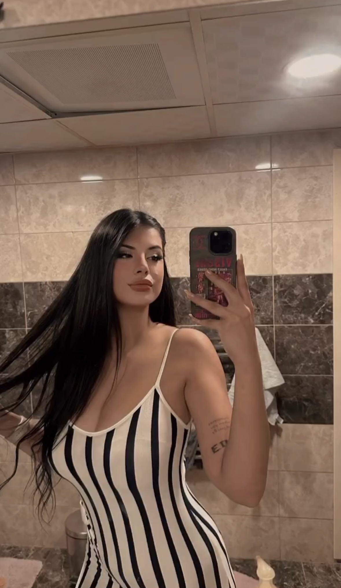 Karakaş Özbek Bayan Escort Candan