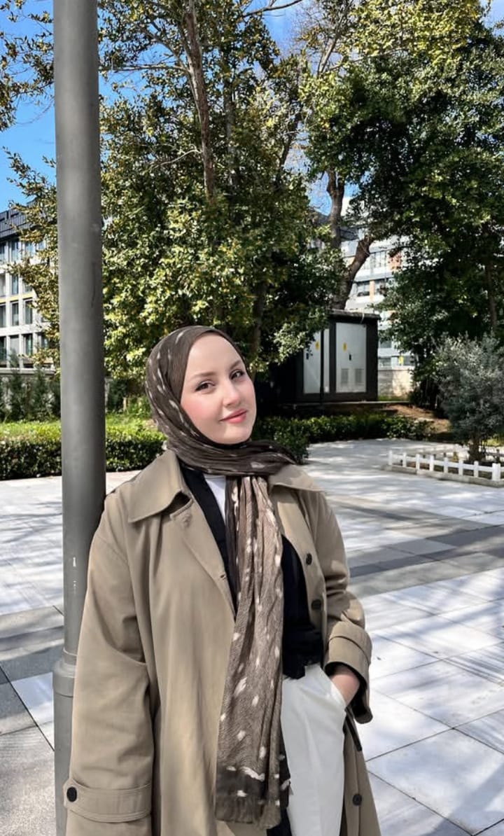 Bağlar Güleryüzlü Kadın Escort Seyhan